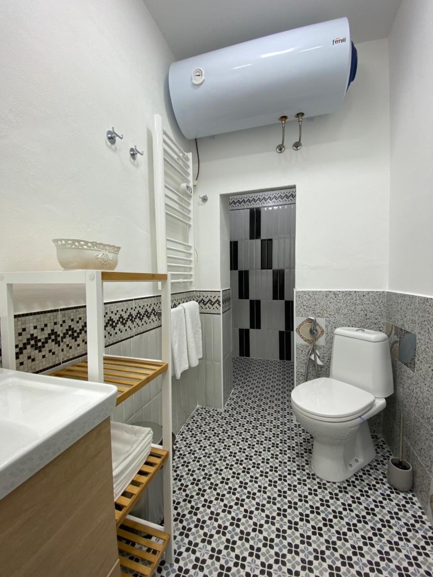 8+8 Appartamento Con Garage Livorno Exterior photo
